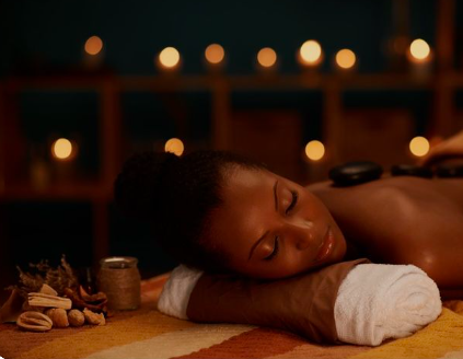 MASSAGE AFRICAIN (90$) (Profitez d'un moment de détente avec nos serviettes chaudes, nos huiles essentielles et nos arômes africains envoûtants, et bien plus encore...)